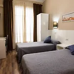 אכסניה Lesseps