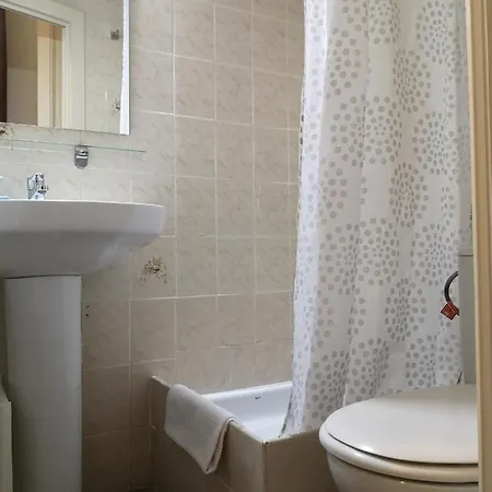 Lesseps Hostel Barcelona