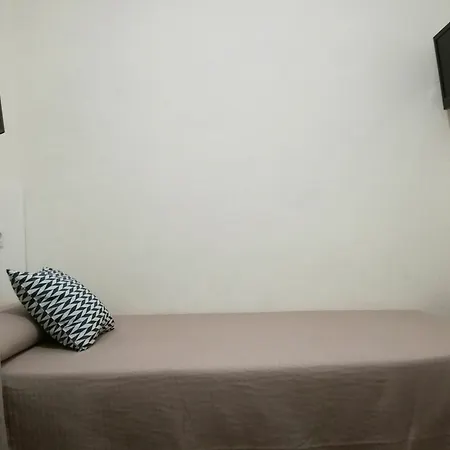 オスタル レセプス ホステル