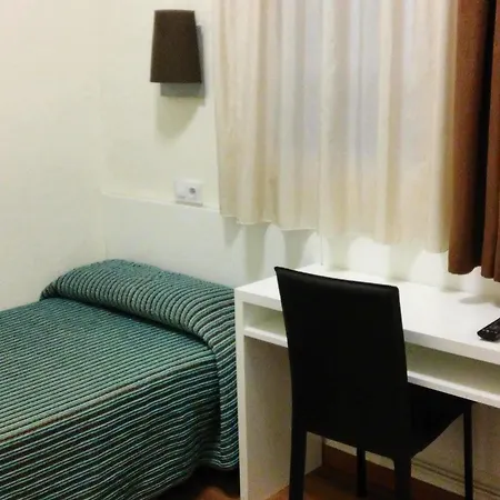 Lesseps Hostal Barcelona